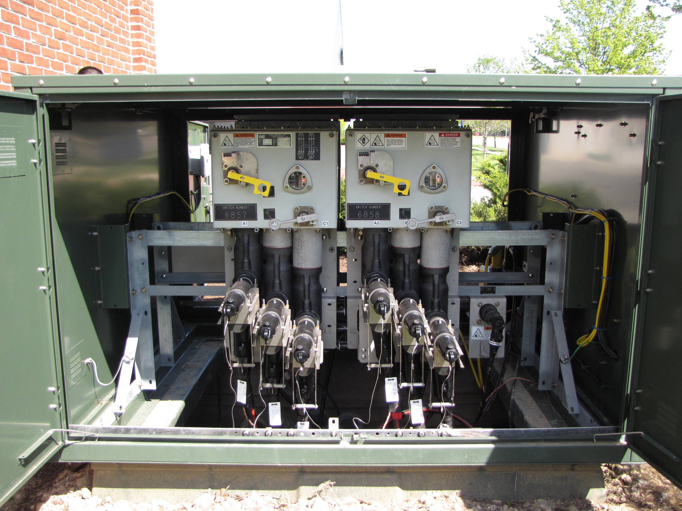 G&W Electric Trident-SR solid-dielectric switchgear