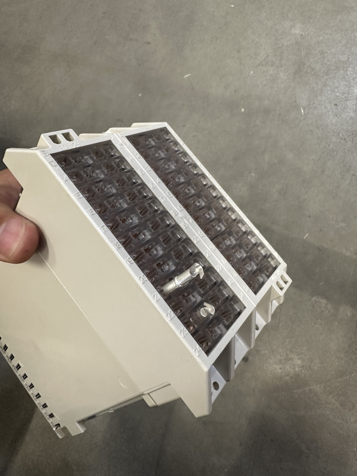 Detailed RTXP 24 spring contact bank and transparent cover