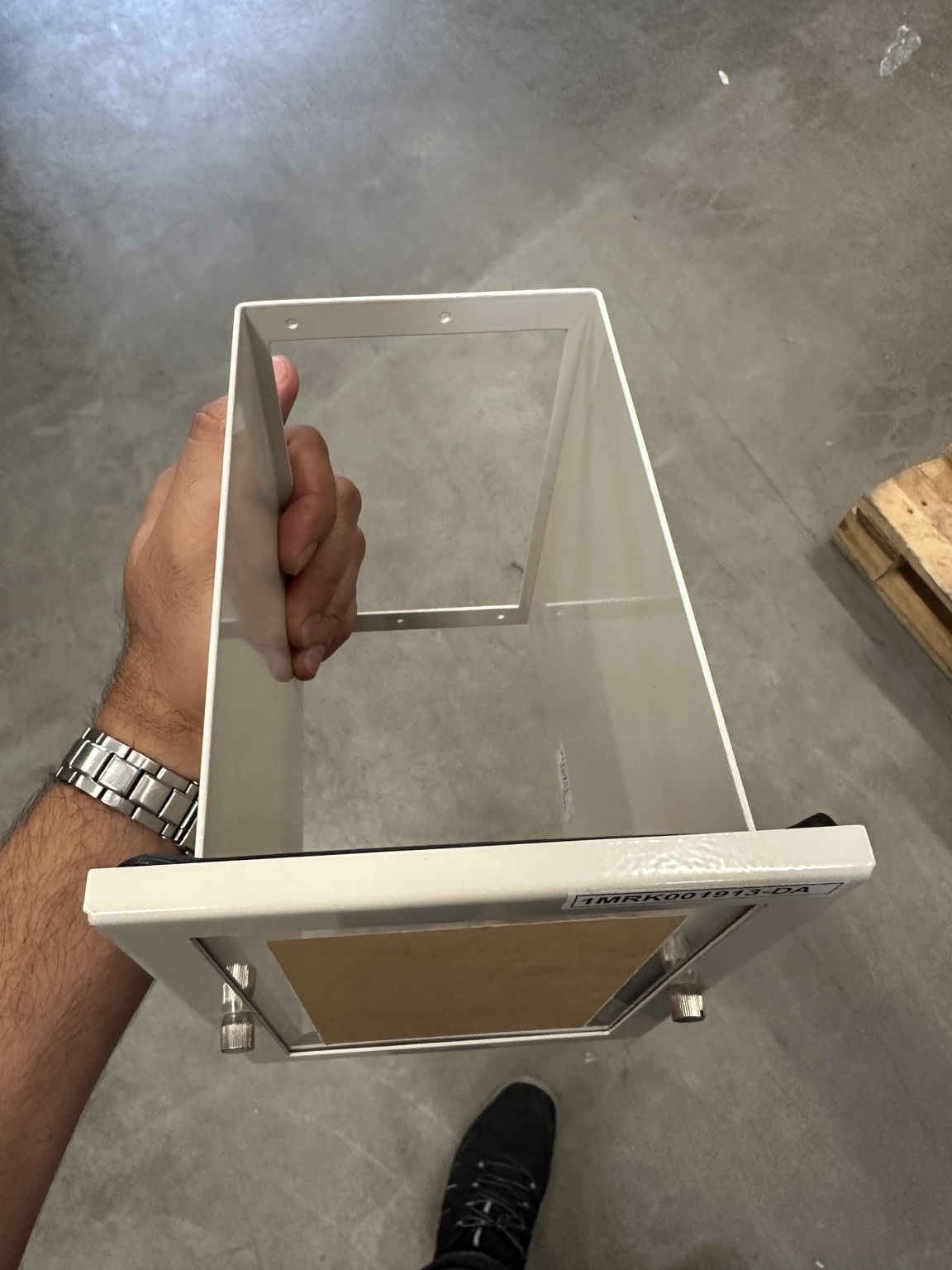 Side view of the RTXP 24 RHGP panel enclosure